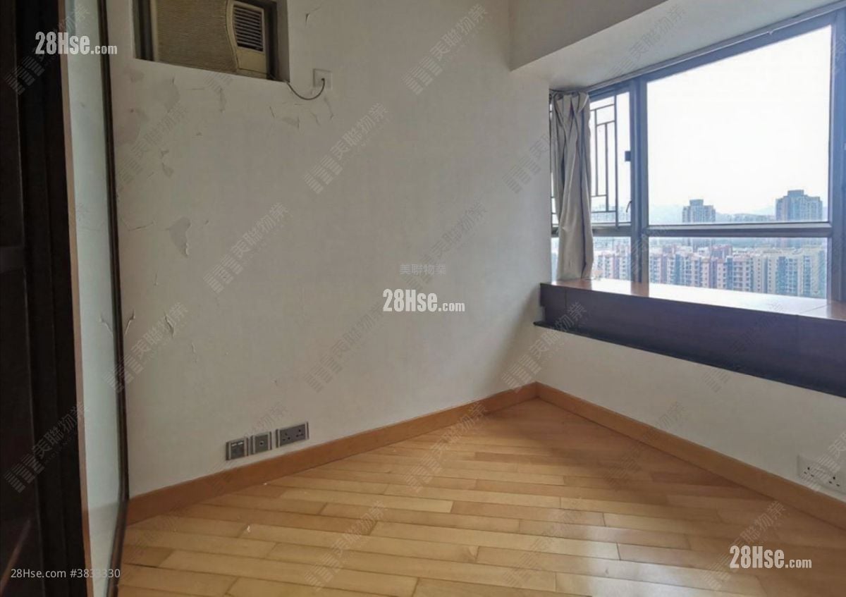 Yoho Town Sell 2 Bedrooms , 1 Bathroom 433 ft²