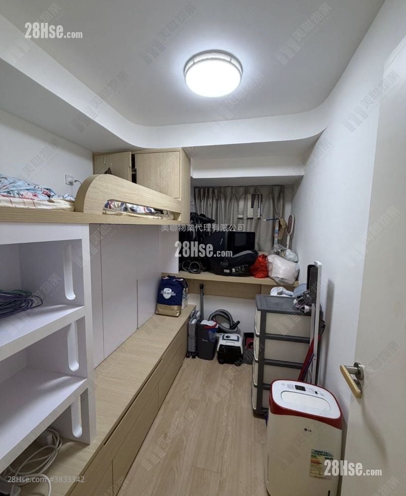 Hilton Plaza Sell 2 Bedrooms , 1 Bathroom 427 ft²
