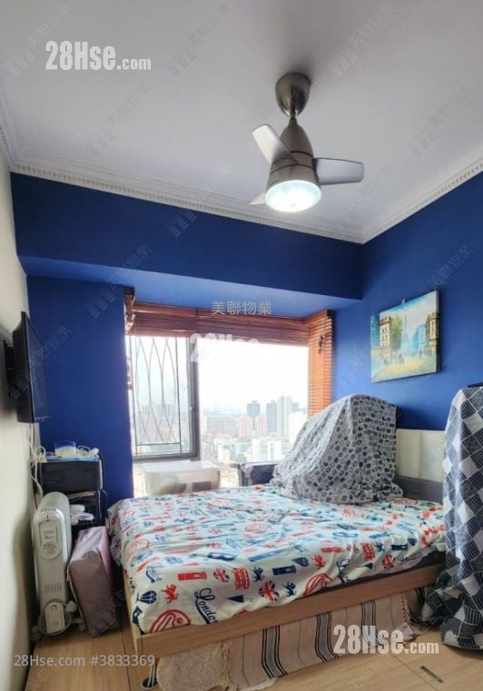 Emerald Green Sell 2 Bedrooms , 1 Bathroom 580 ft²