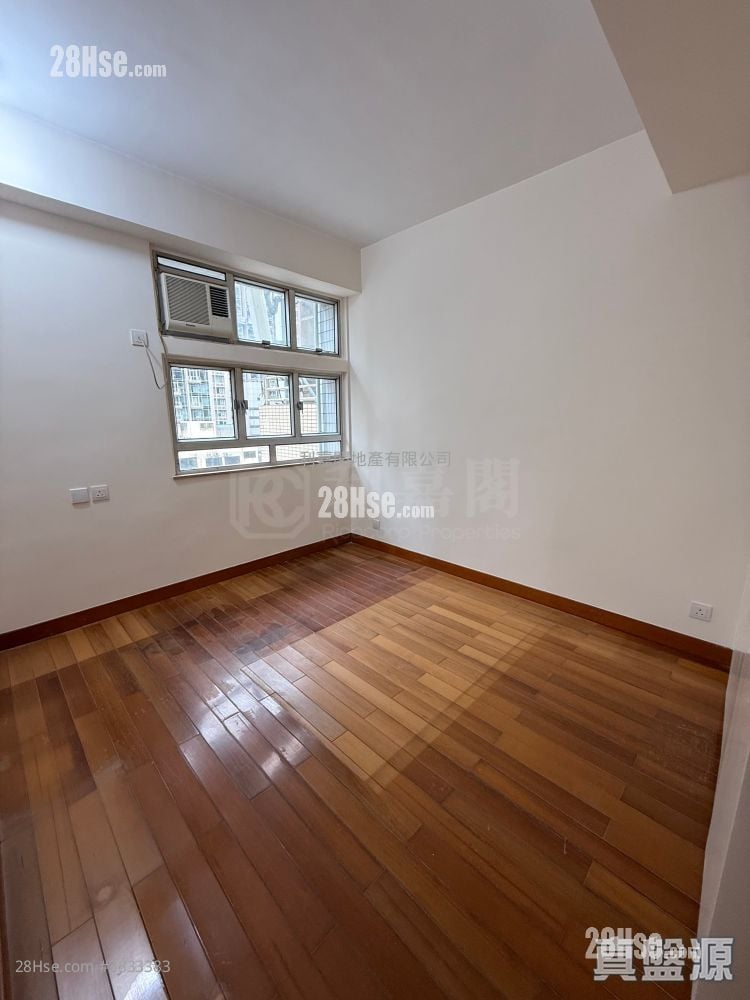 Kings Court Sell 2 Bedrooms 588 ft²