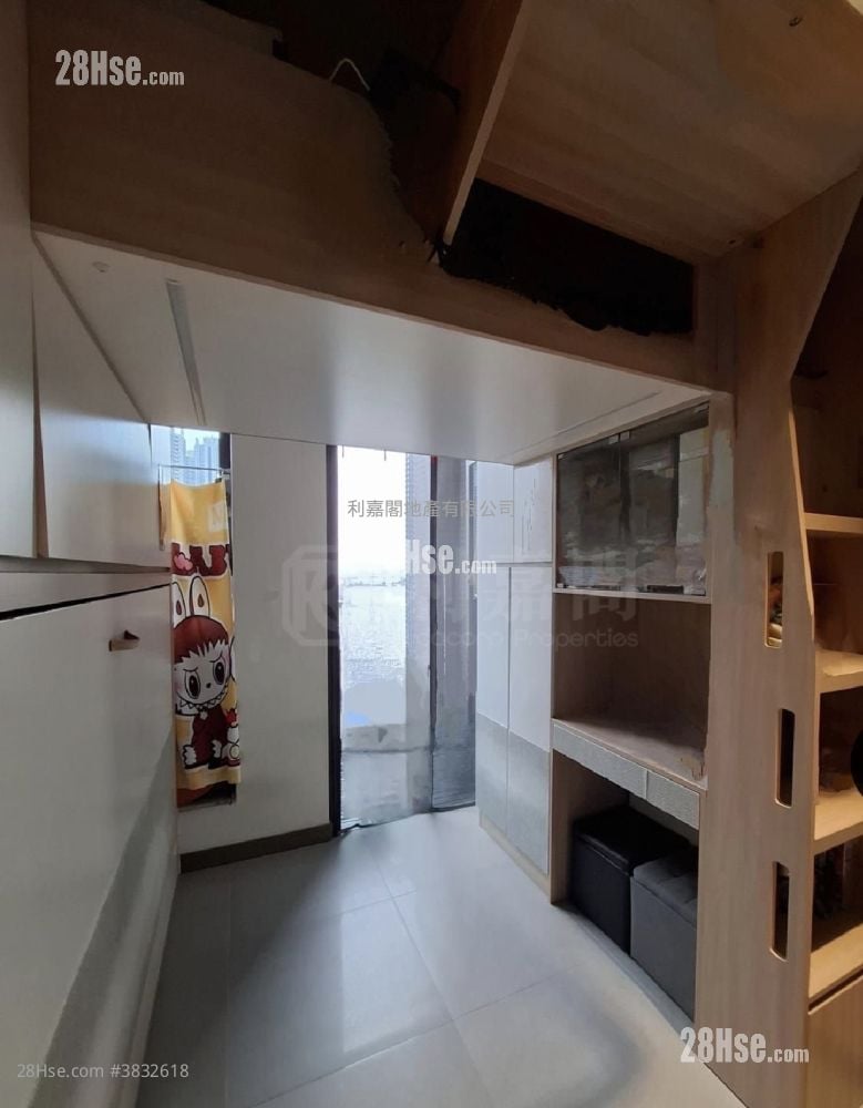 Ava228 Sell 1 Bathroom 155 ft²