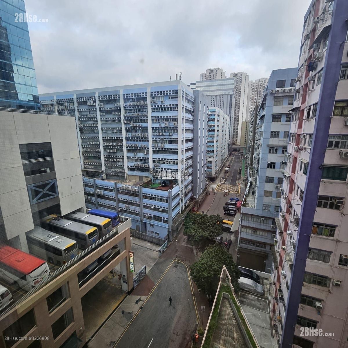 Sunshine Plaza Sell 3 Bedrooms , 2 Bathrooms 433 ft²