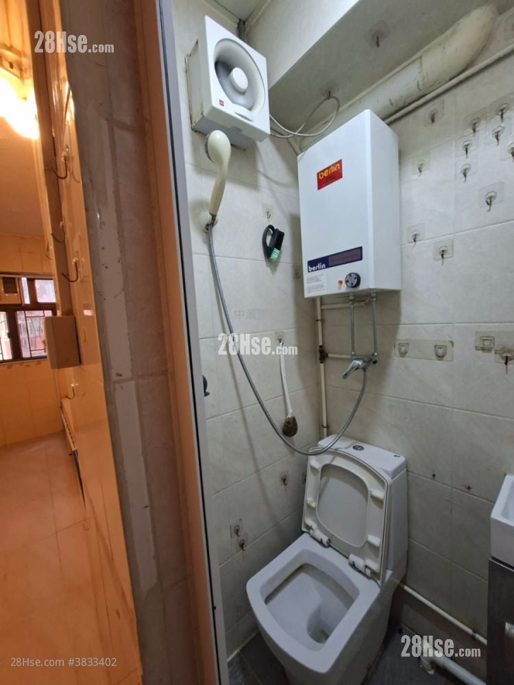 Hoi Tao Building Rental Studio , 1 Bathroom 353 ft²