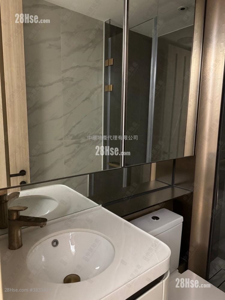 One Innovale Sell 2 Bedrooms , 1 Bathroom 374 ft²