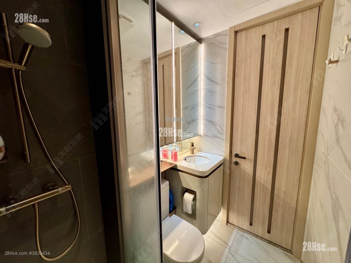 One Innovale Sell 2 Bedrooms 446 ft²