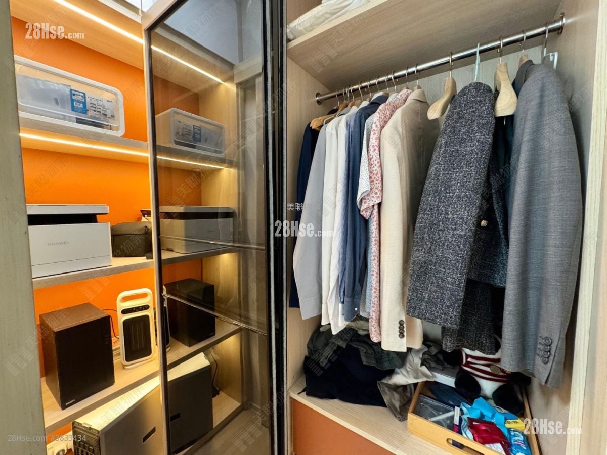 One Innovale Sell 2 Bedrooms 446 ft²