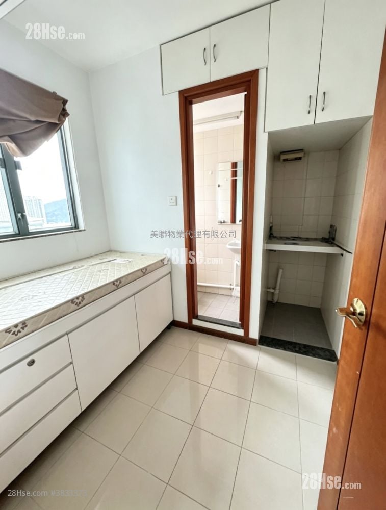 Tung Chung Crescent Sell 3 Bedrooms 1,232 ft²