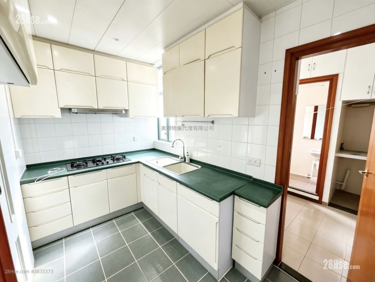 Tung Chung Crescent Sell 3 Bedrooms 1,232 ft²