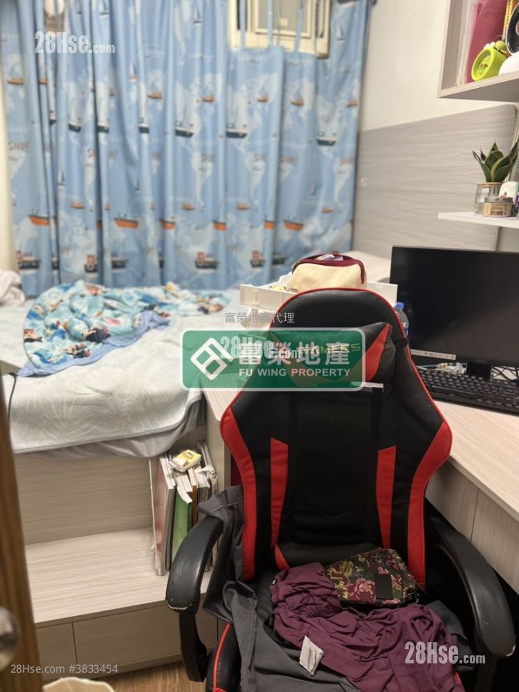 Man Hing House Sell 4 Bedrooms , 2 Bathrooms 657 ft²