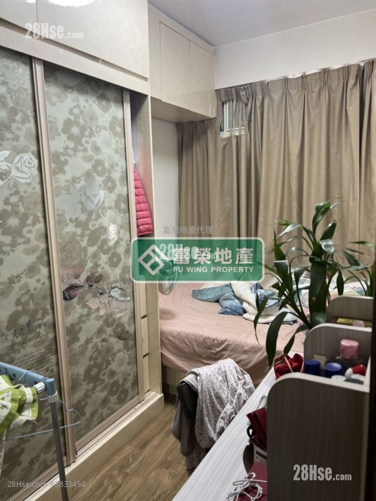 Man Hing House Sell 4 Bedrooms , 2 Bathrooms 657 ft²