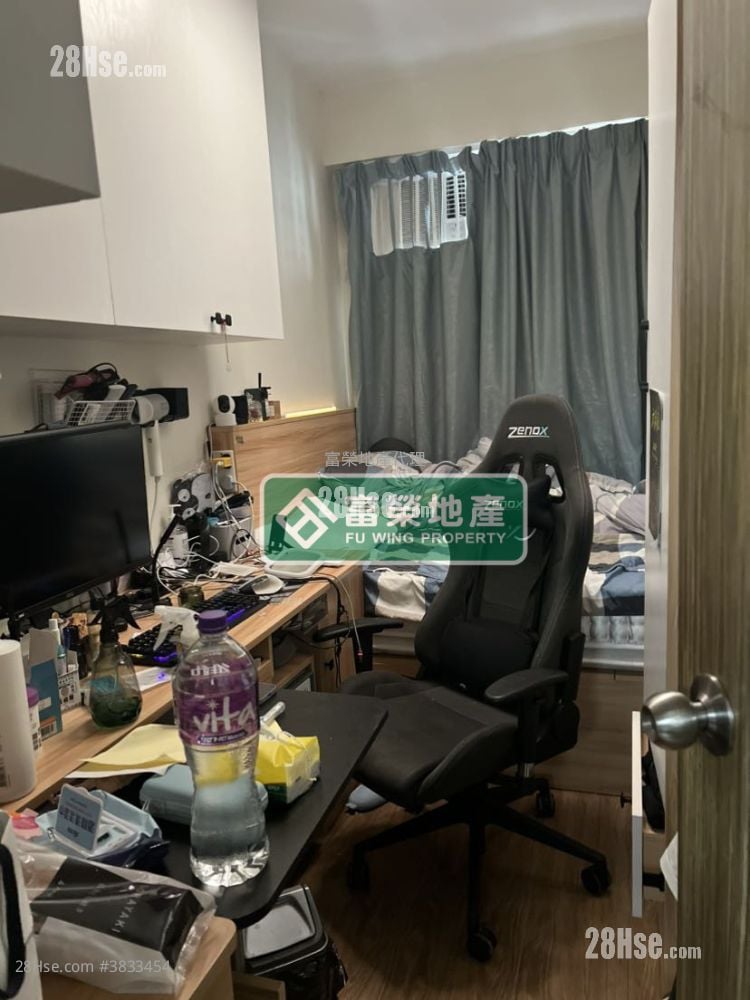 Man Hing House Sell 4 Bedrooms , 2 Bathrooms 657 ft²