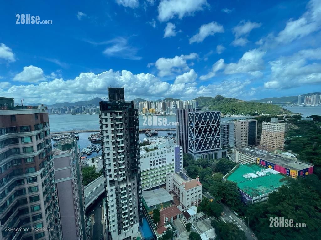 building outlook: Le Riviera Rental 1 Bedroom , 1 Bathroom 393 ft²