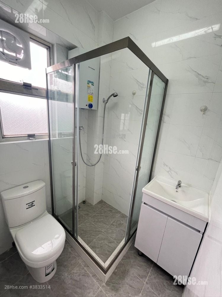 Kam Fu Building Rental 2 Bedrooms , 1 Bathroom 366 ft²