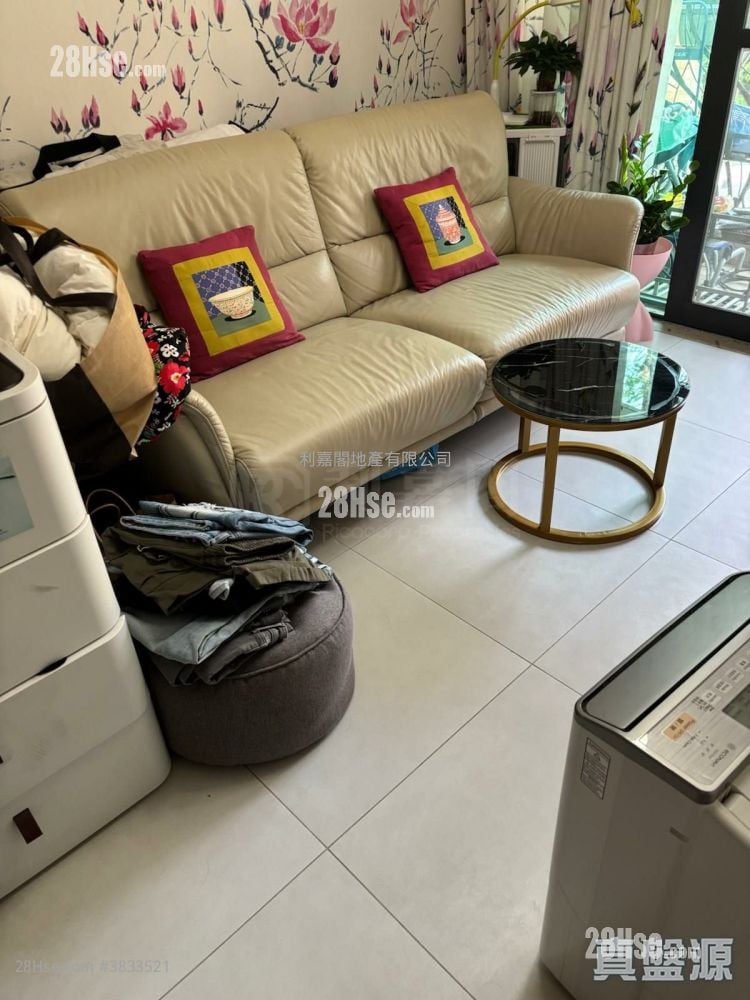 Fiori Sell 3 Bedrooms , 2 Bathrooms 727 ft²