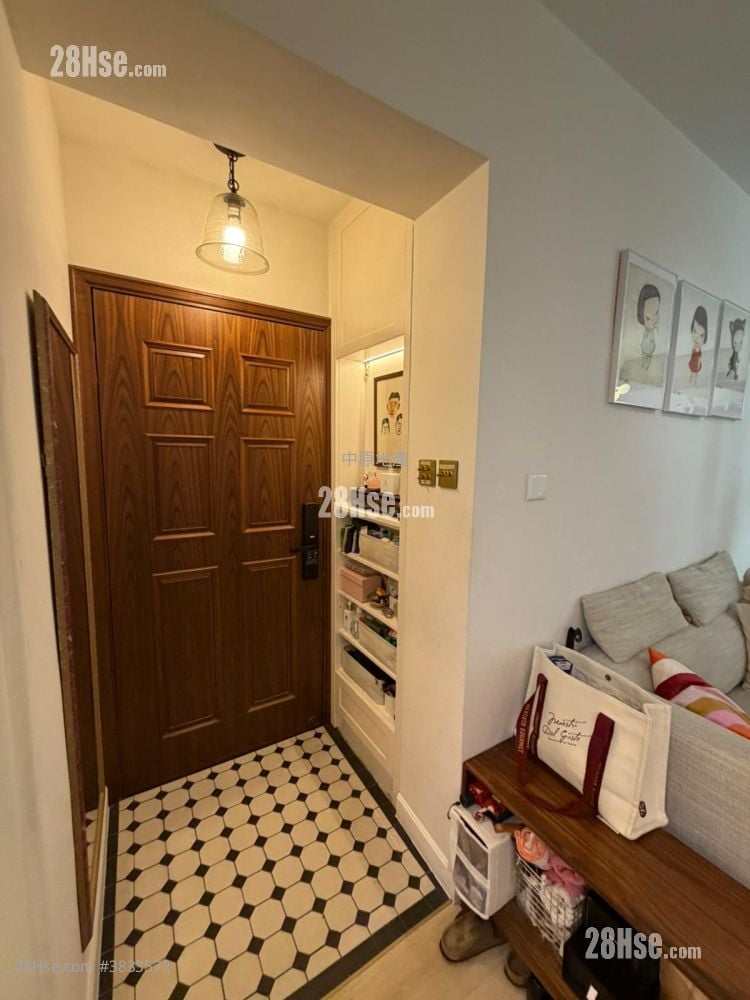 Dragon Court Sell 3 Bedrooms , 2 Bathrooms 857 ft²