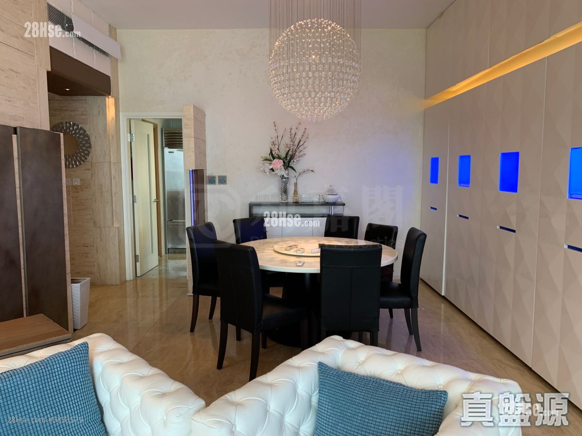 The Cullinan Rental 3 Bedrooms , 4 Bathrooms 1,530 ft²
