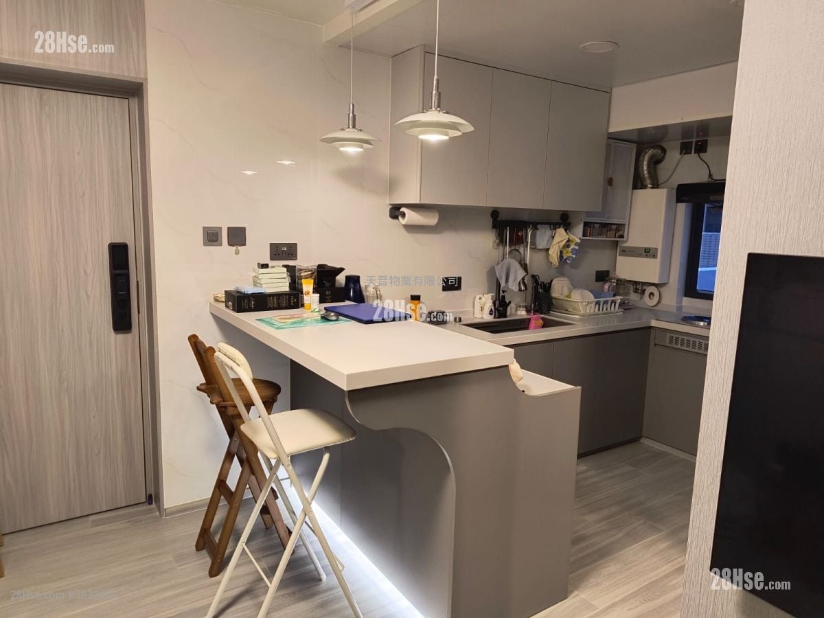 Fortune Building Sell 2 Bedrooms , 2 Bathrooms 341 ft²