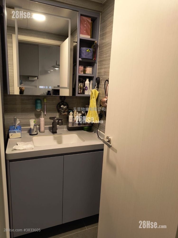 Fortune Building Sell 2 Bedrooms , 2 Bathrooms 341 ft²