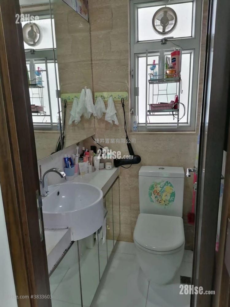 Grand Waterfront Sell 2 Bedrooms , 1 Bathroom 361 ft²