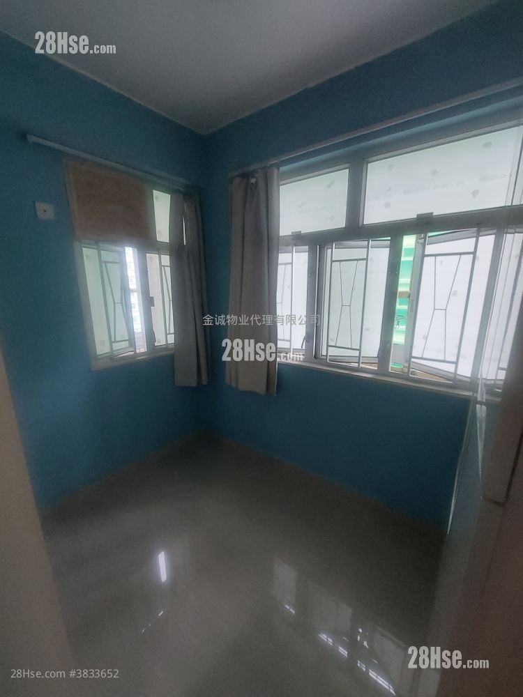 Midland Centre Sell 2 Bedrooms , 1 Bathroom 285 ft²