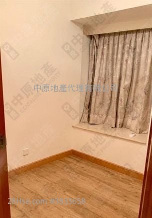 La Fontaine Sell 3 Bedrooms 652 ft²