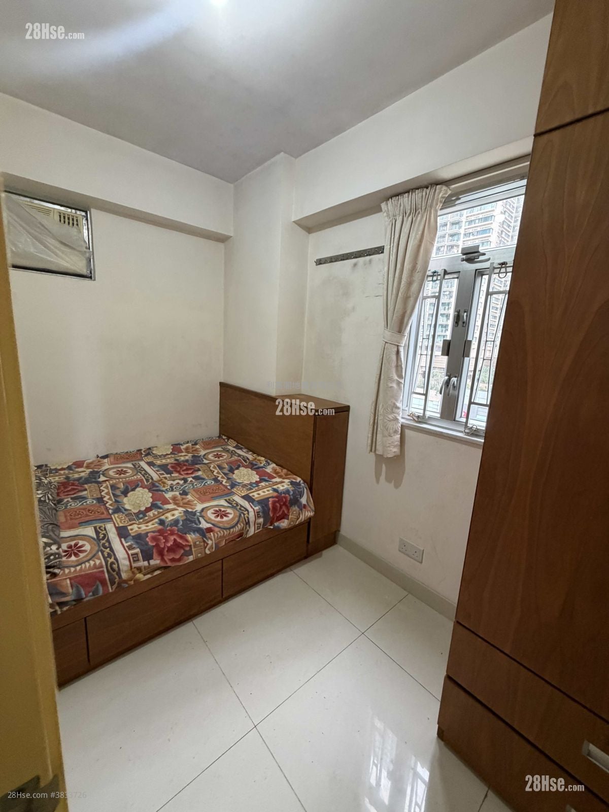 On Ning Garden Sell 3 Bedrooms 583 ft²