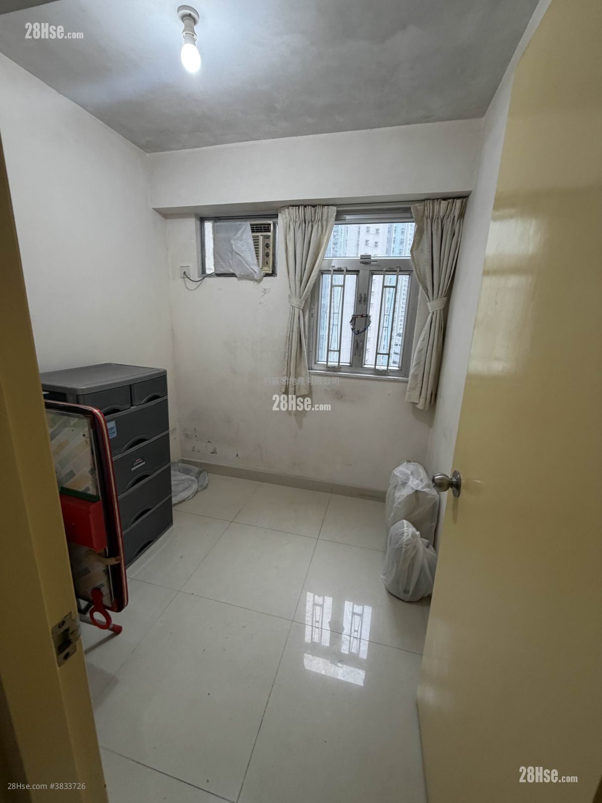 On Ning Garden Sell 3 Bedrooms 583 ft²