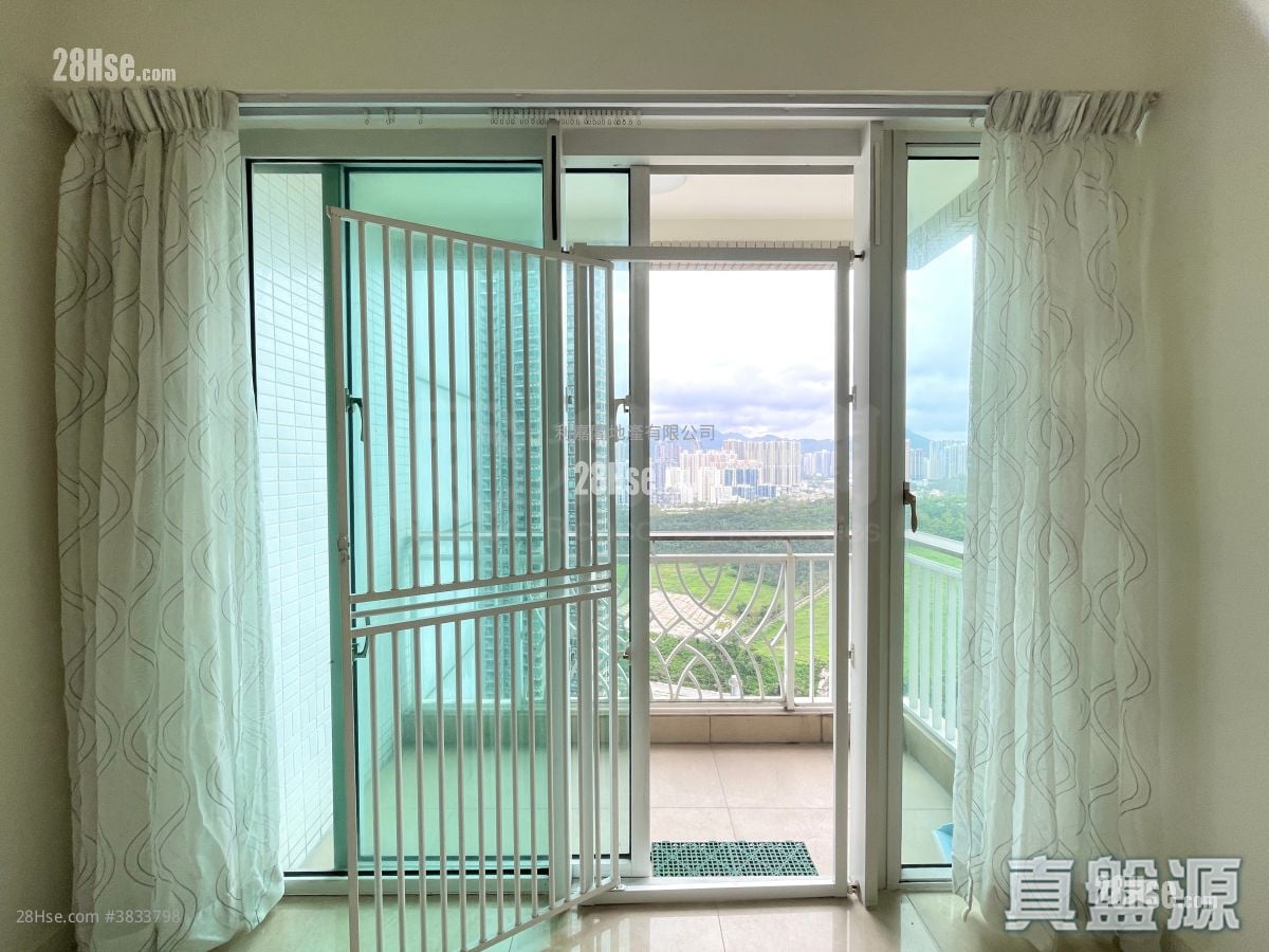 The Capitol Sell 3 Bedrooms , 2 Bathrooms 713 ft²
