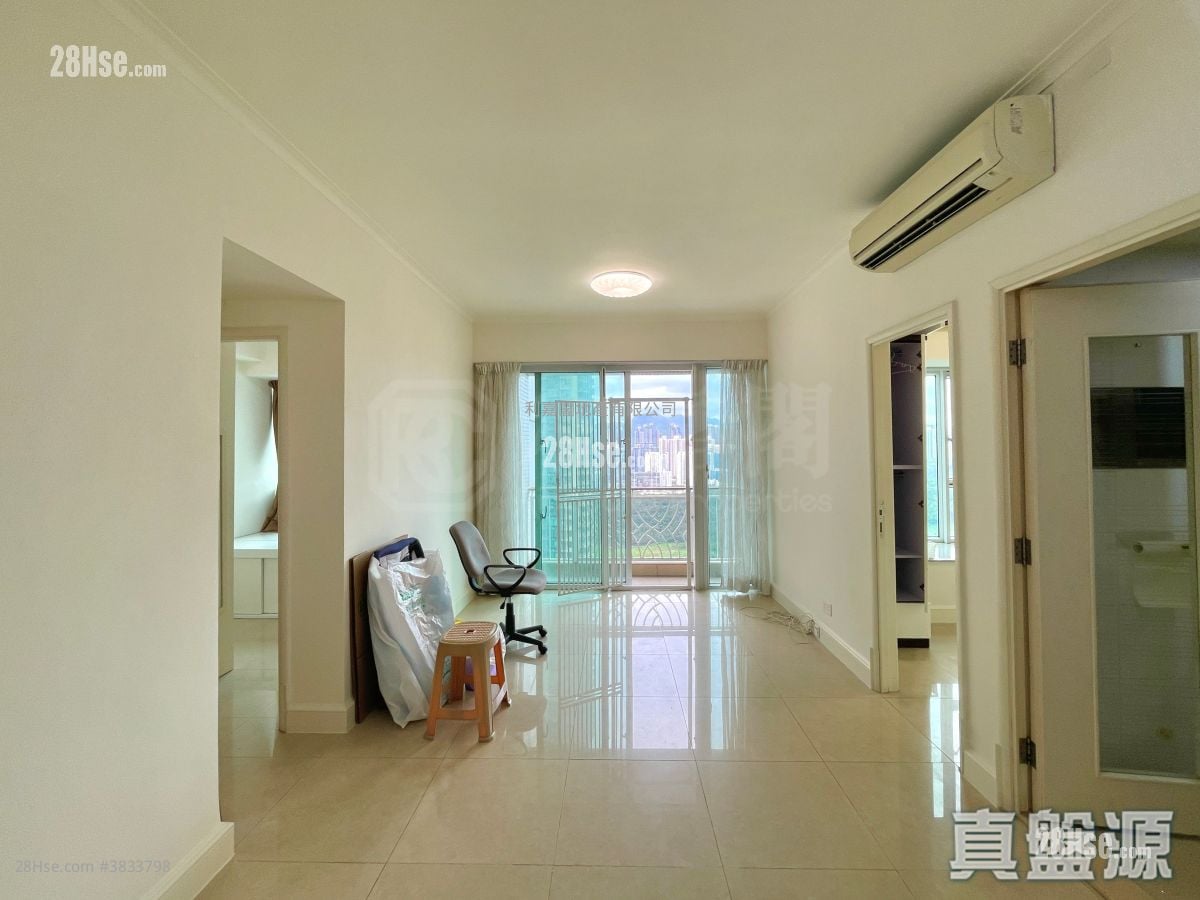 The Capitol Sell 3 Bedrooms , 2 Bathrooms 713 ft²