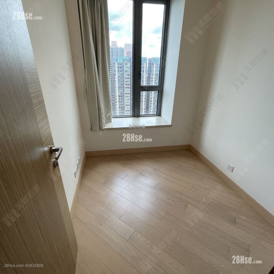 Grand Yoho Sell 3 Bedrooms , 1 Bathroom 786 ft²
