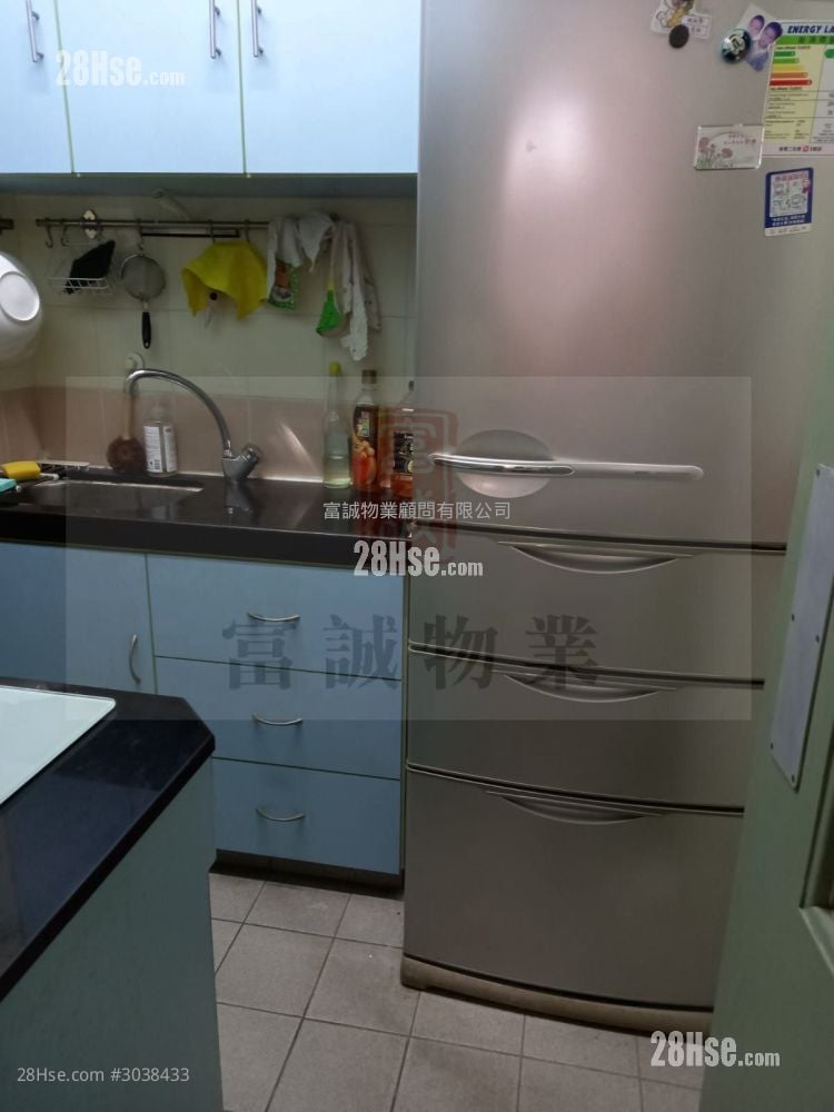 Yau Chui Court Sell 2 Bedrooms , 1 Bathroom 401 ft²