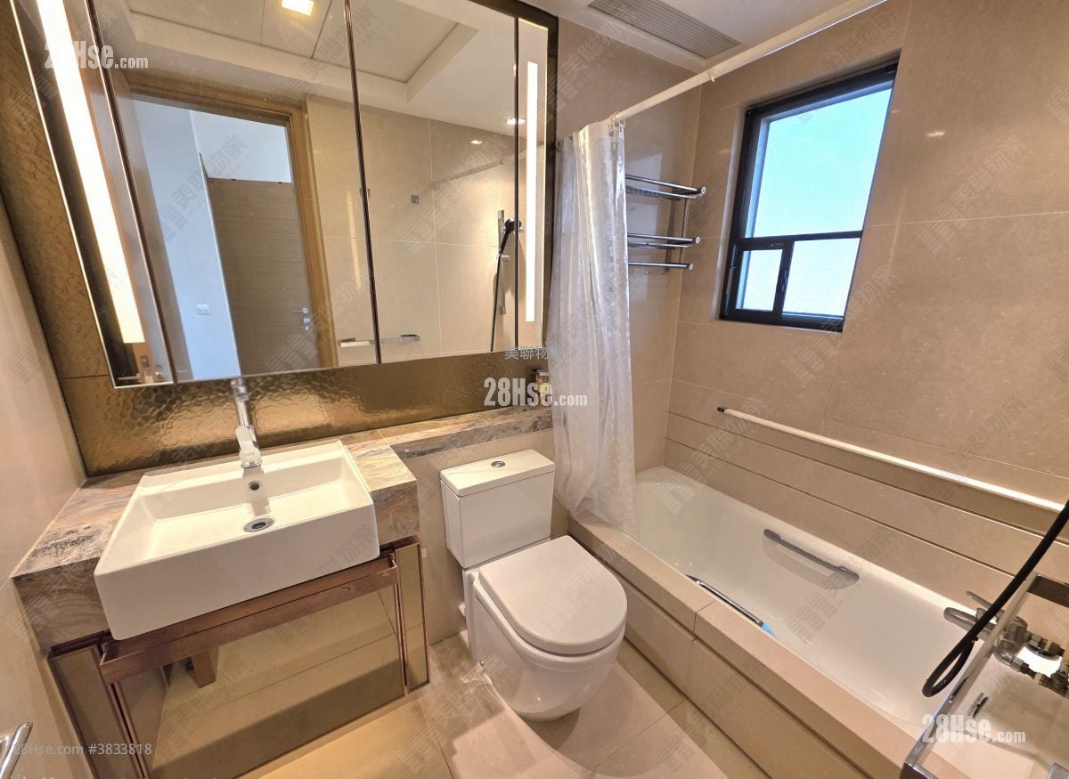 master room: Century Link Sell 3 Bedrooms , 2 Bathrooms 639 ft²