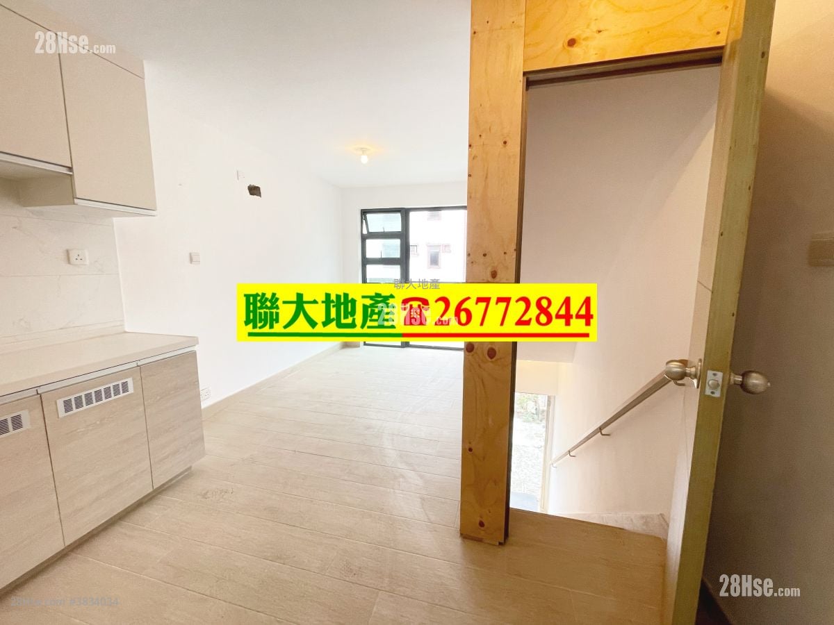 村屋 售盘 3 房 , 3 浴室 700 平方尺