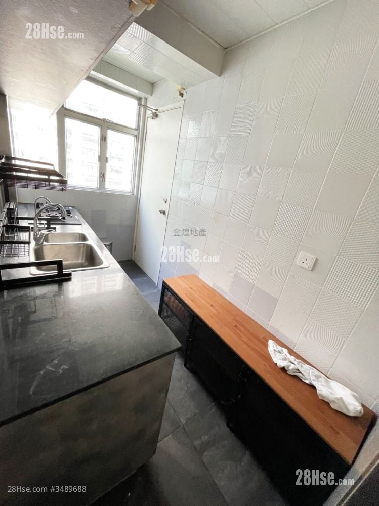 Champion Court Rental 2 Bedrooms , 2 Bathrooms 970 ft²