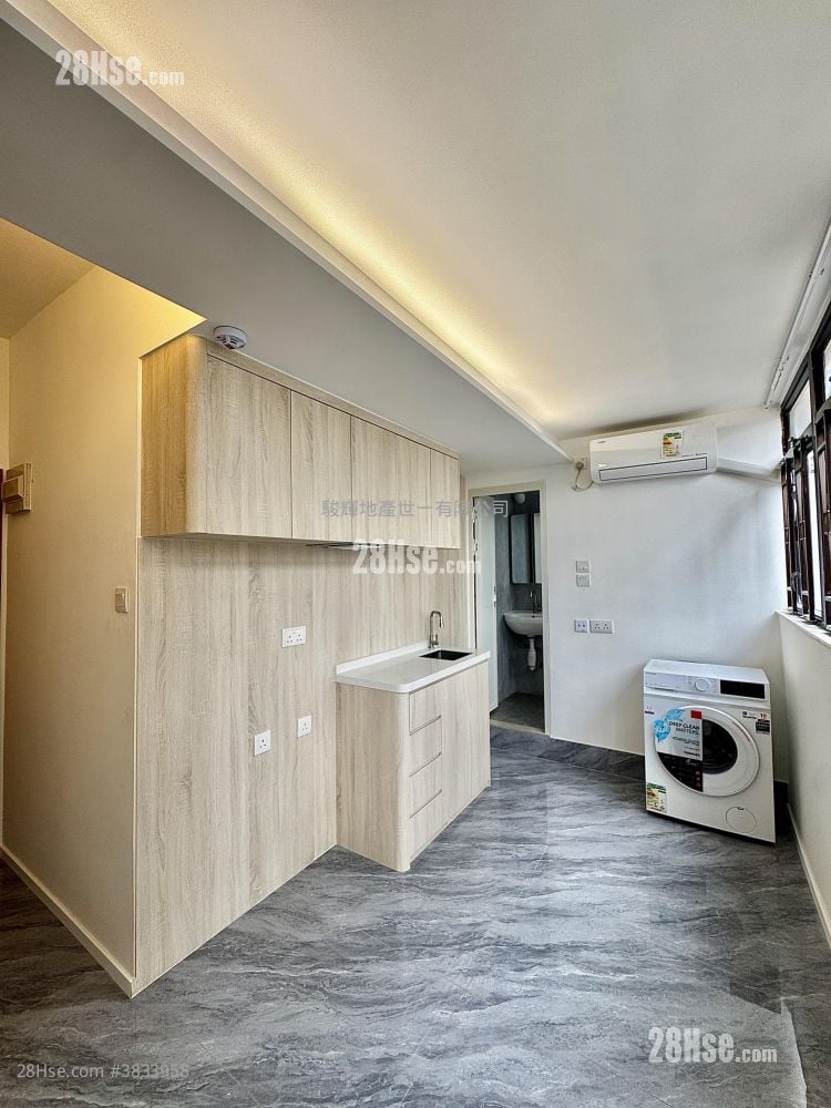Yu Hing Building Rental Studio , 1 Bathroom 140 ft²