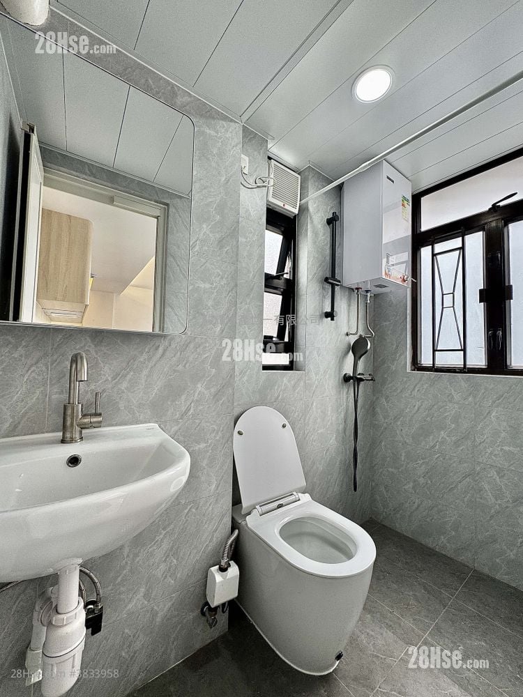 Yu Hing Building Rental Studio , 1 Bathroom 140 ft²