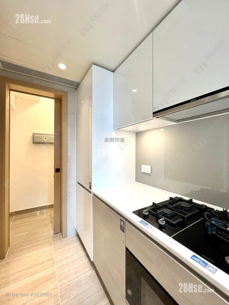 Montara Sell 2 Bedrooms 561 ft²