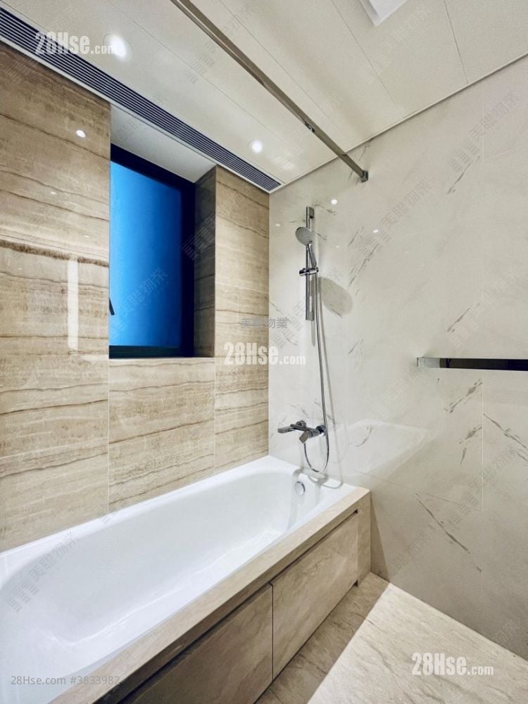 Montara Sell 2 Bedrooms 561 ft²