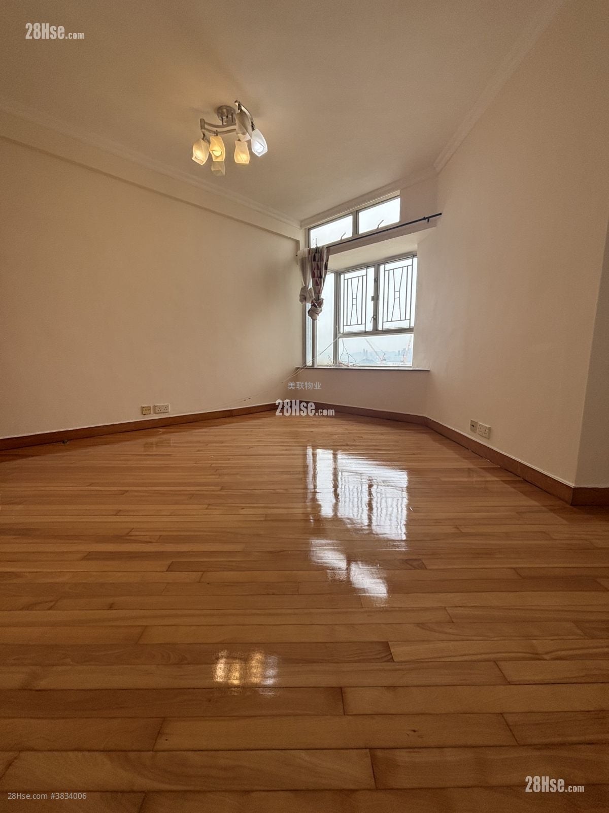 Kingswood Villas Sell 2 Bedrooms , 1 Bathroom 441 ft²