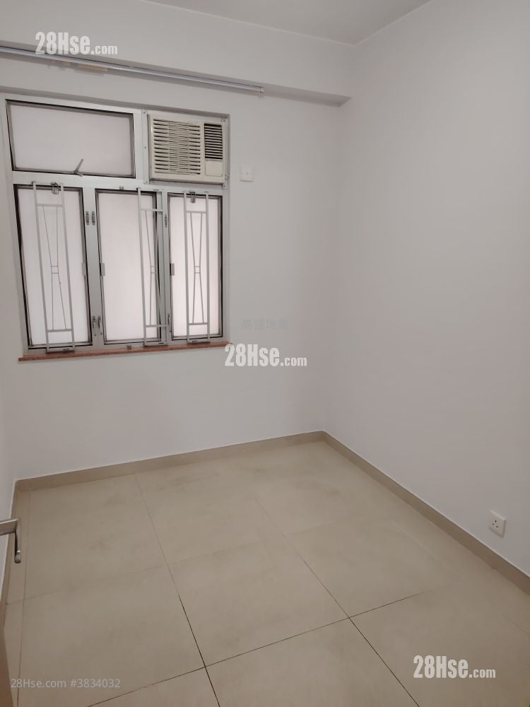 Happy Centre Rental 3 Bedrooms , 1 Bathroom 495 ft²