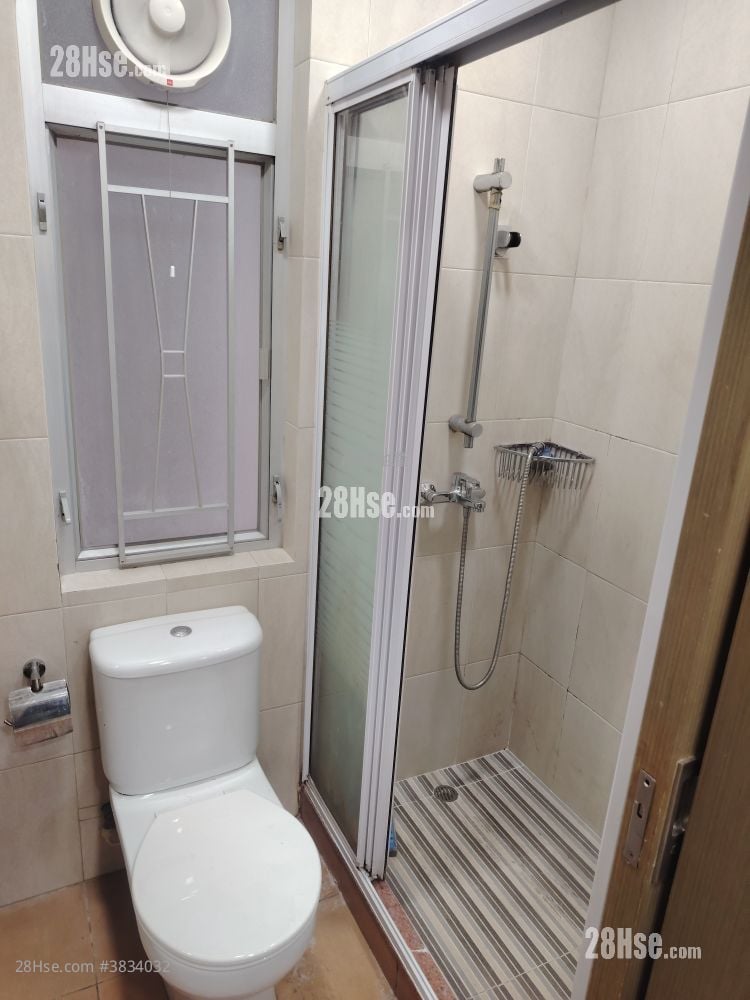 Happy Centre Rental 3 Bedrooms , 1 Bathroom 495 ft²
