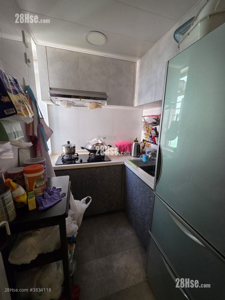 Lai Tsui Court Sell 2 Bedrooms , 1 Bathroom 386 ft²