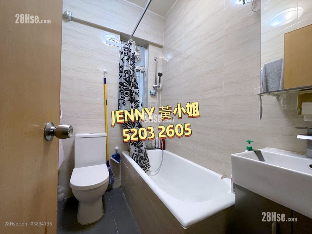 Yan On Building Sell 3 Bedrooms , 2 Bathrooms 771 ft²