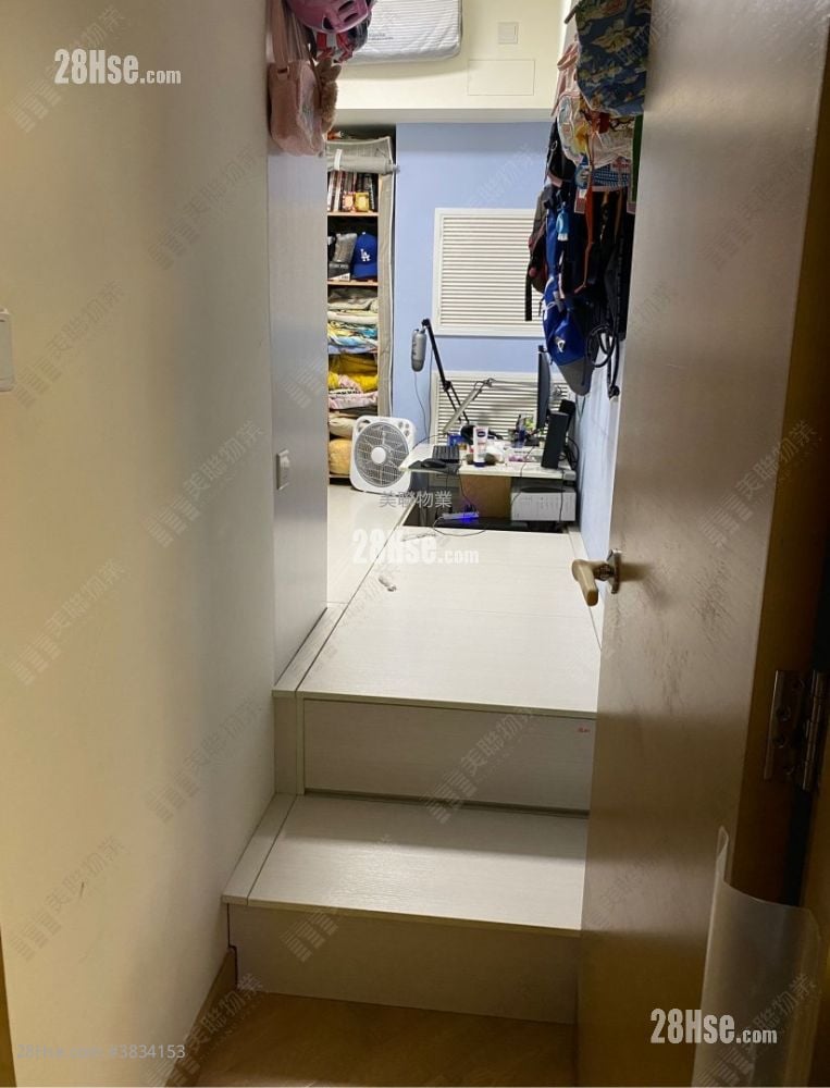 Yoho Midtown Sell 3 Bedrooms , 2 Bathrooms 693 ft²