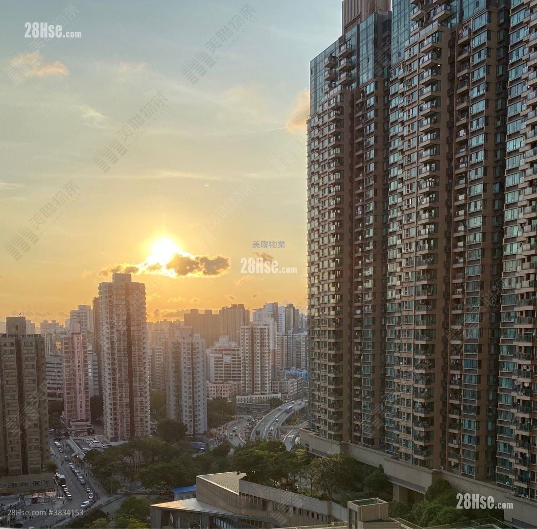 Yoho Midtown Sell 3 Bedrooms , 2 Bathrooms 693 ft²