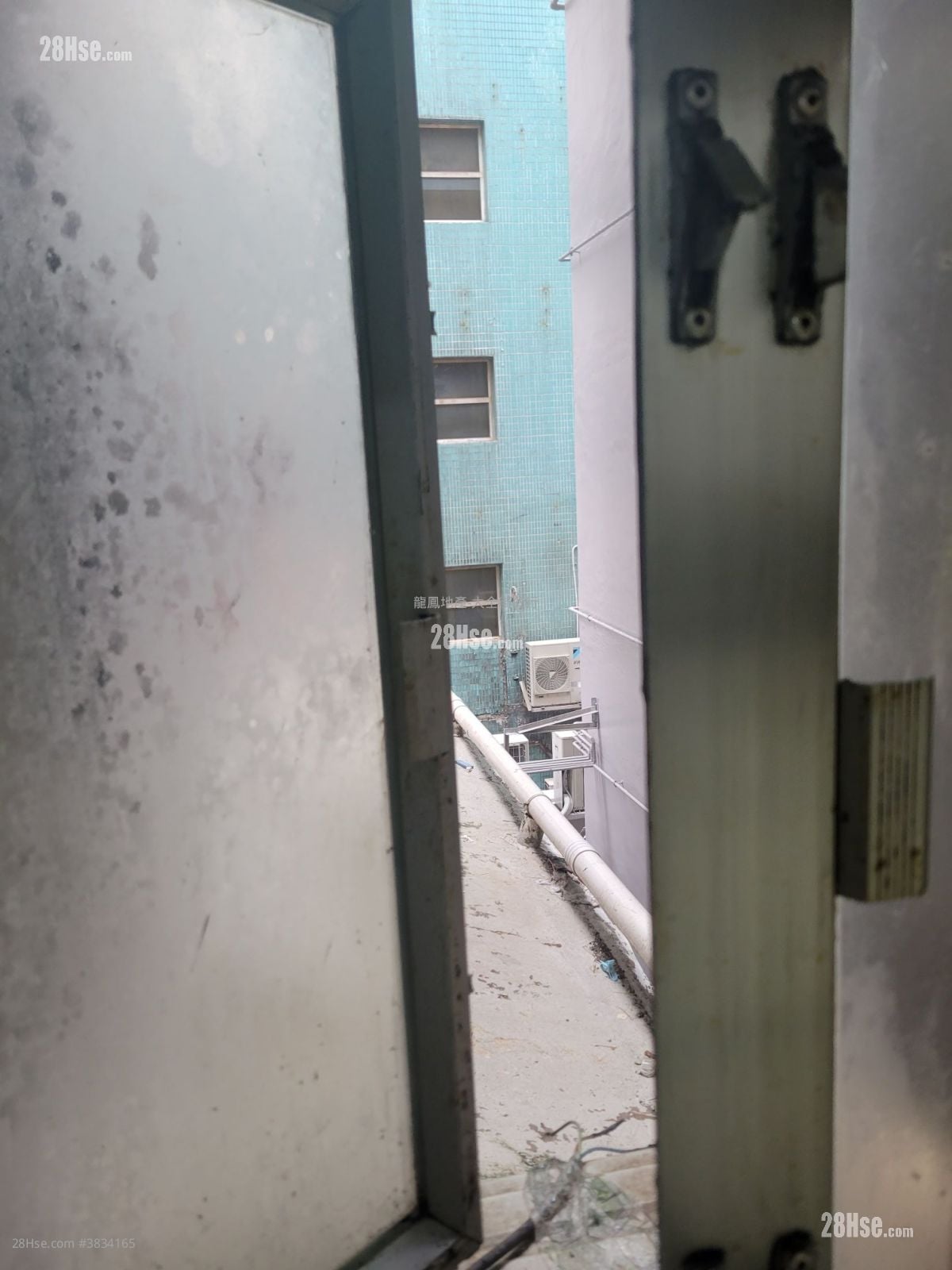 Apartment Sell 3 Bedrooms , 3 Bathrooms 635 ft²
