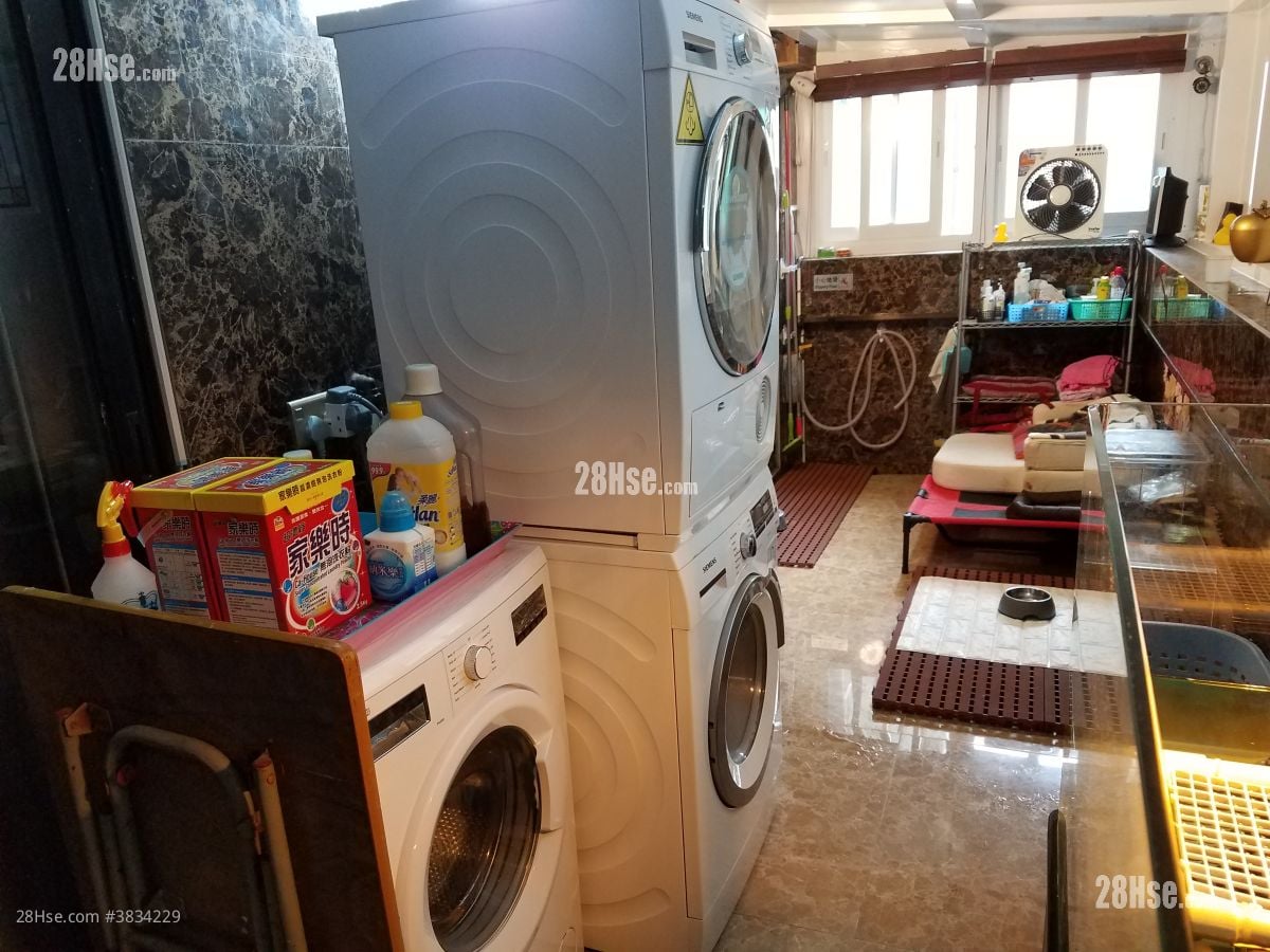 西灣河大廈 售盤 2 房 , 1 浴室 361 平方呎