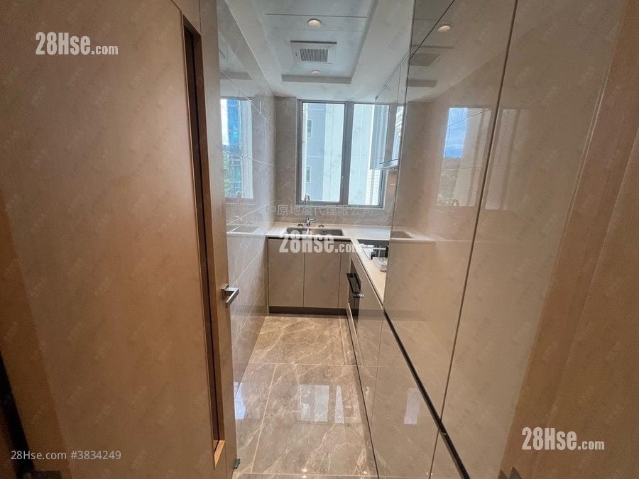 Grand Mayfair  Sell 3 Bedrooms , 2 Bathrooms 668 ft²