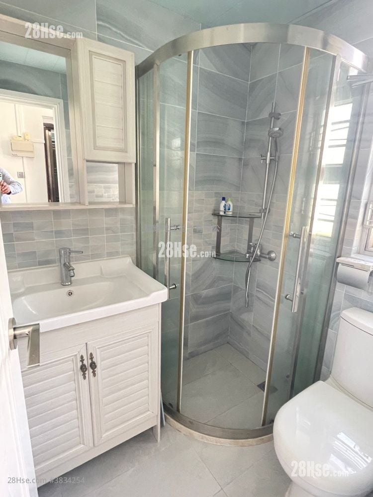 Houston Court Rental 240 ft²