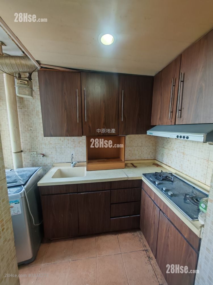 Tin Oi Court Sell 2 Bedrooms , 1 Bathroom 546 ft²
